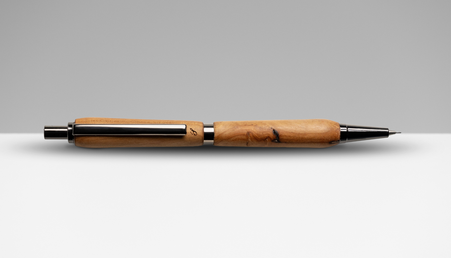 Stylo gravé en bois : le cadeau personnalisé qui dure