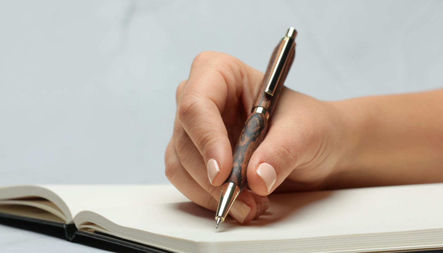 Cadeau fête des pères : 10 idées de stylos artisanaux français